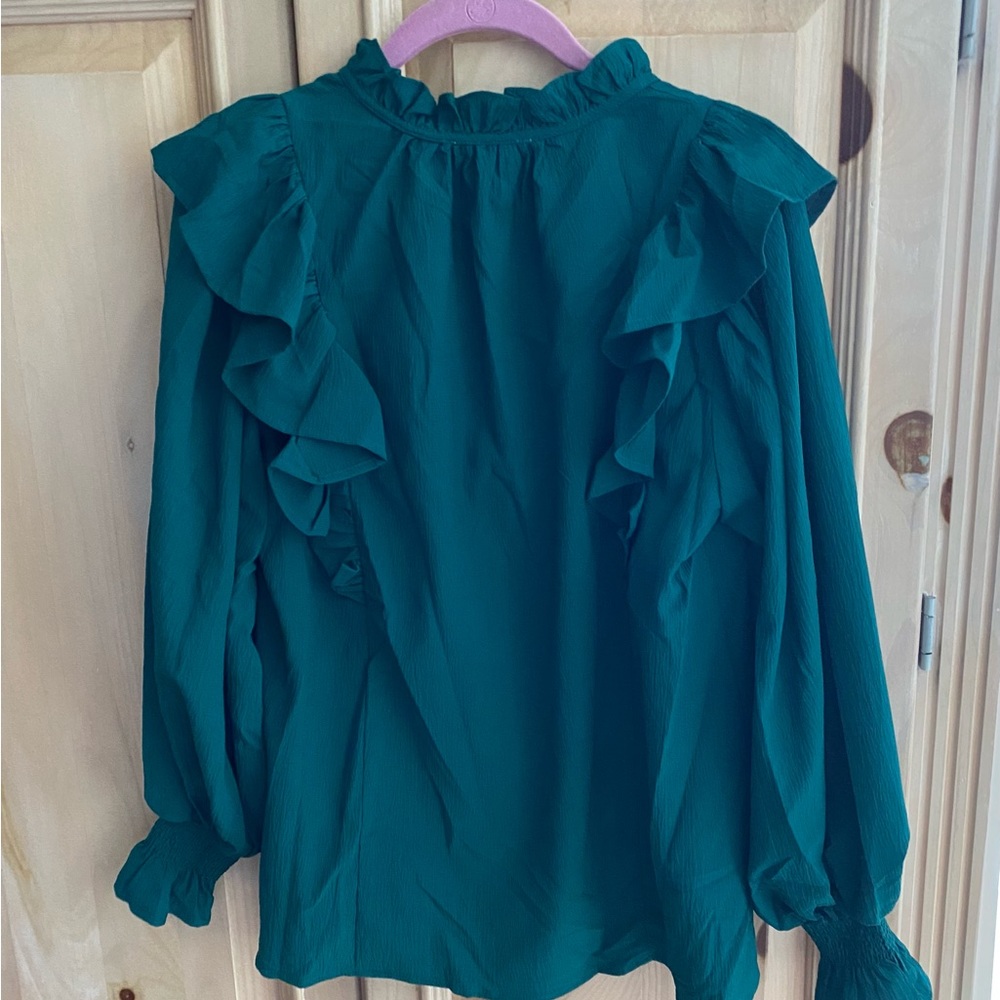 NWT Entro dark green frilly blouse size small runs large $15 Beautiful! - Picture 3 of 8